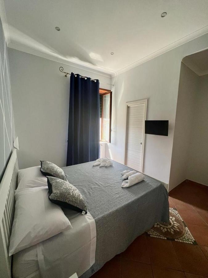 Manu'S Room Naples Exterior photo